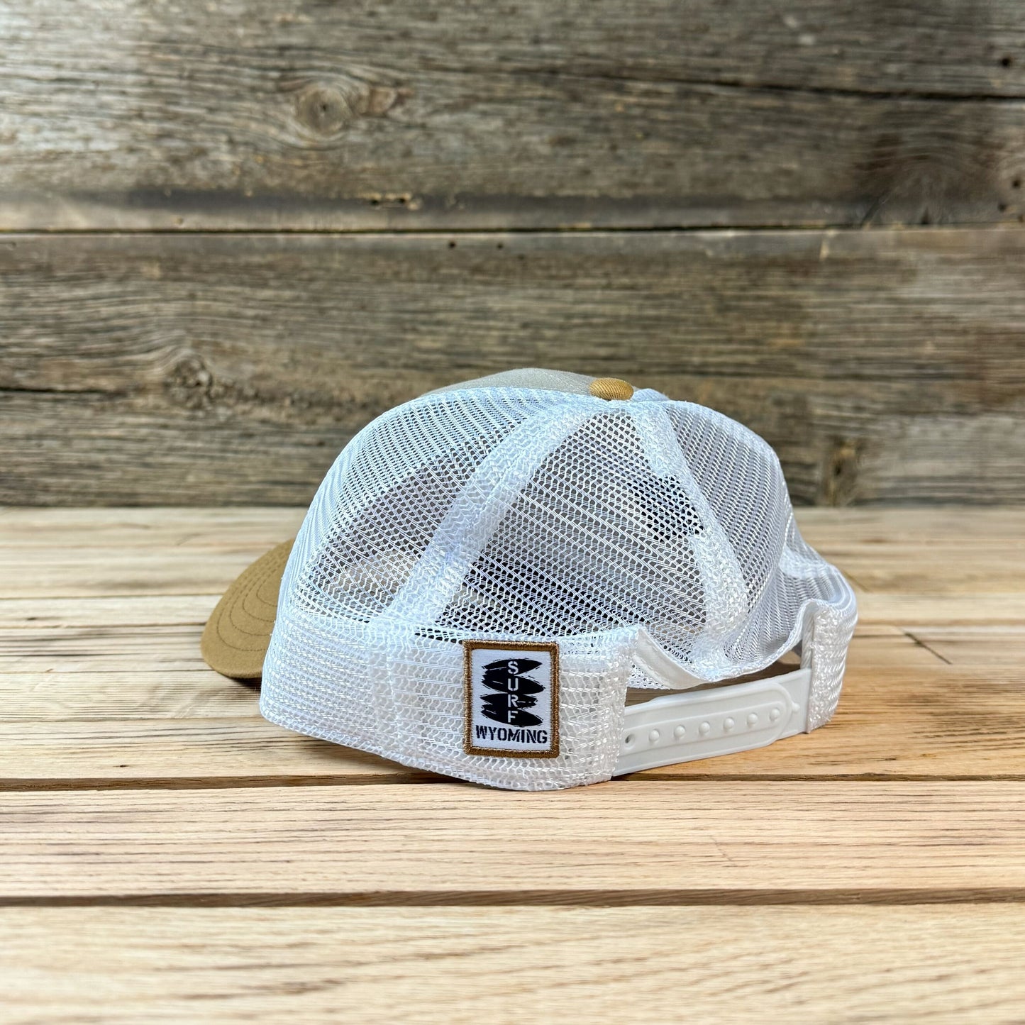 Surf Wyoming® Geode Skull Trucker - Latte/White