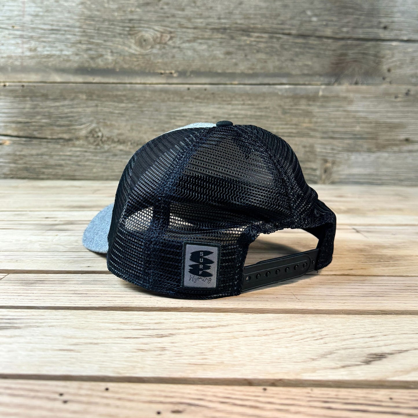 Surf Wyoming® Flag Bison Trucker - Grey Heather Flannel/Black