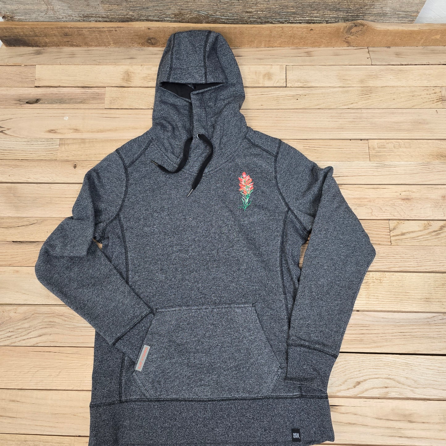 Surf Wyoming® Ladies Indian paintbrush hoodie twisted black