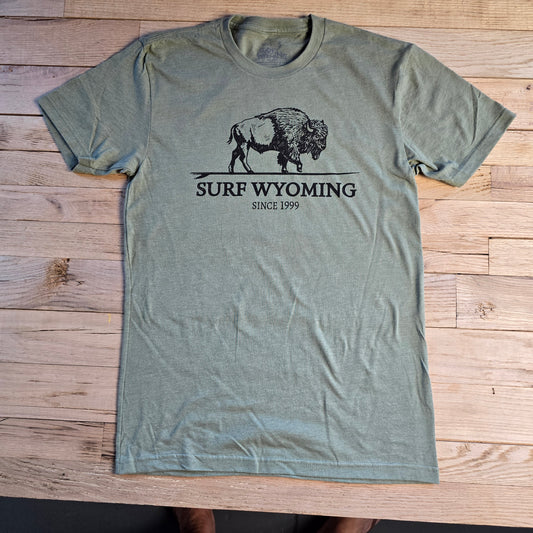 Unisex Surf Wyoming®Bison Classic Unisex tee-lt-olive