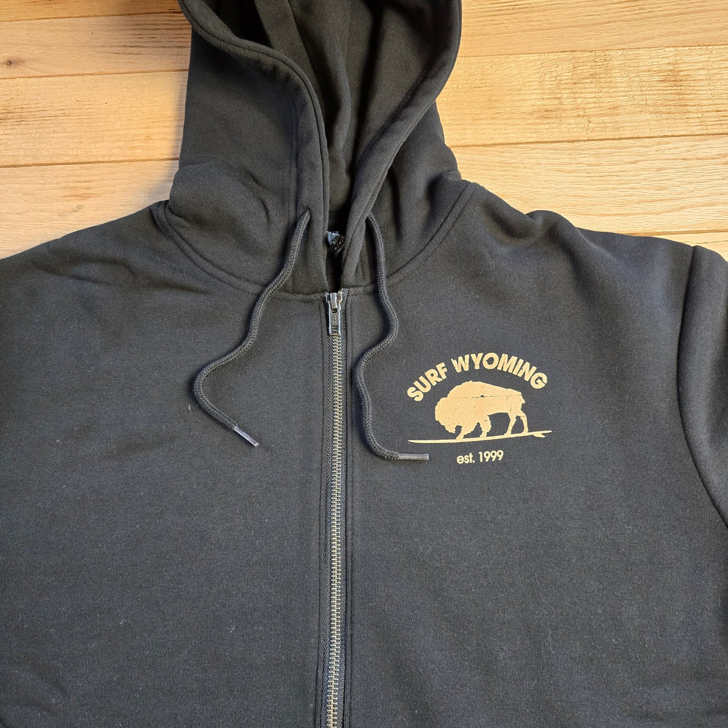 Unisex Surf Wyoming®Bison pkt logo full zipped hoodie-black
