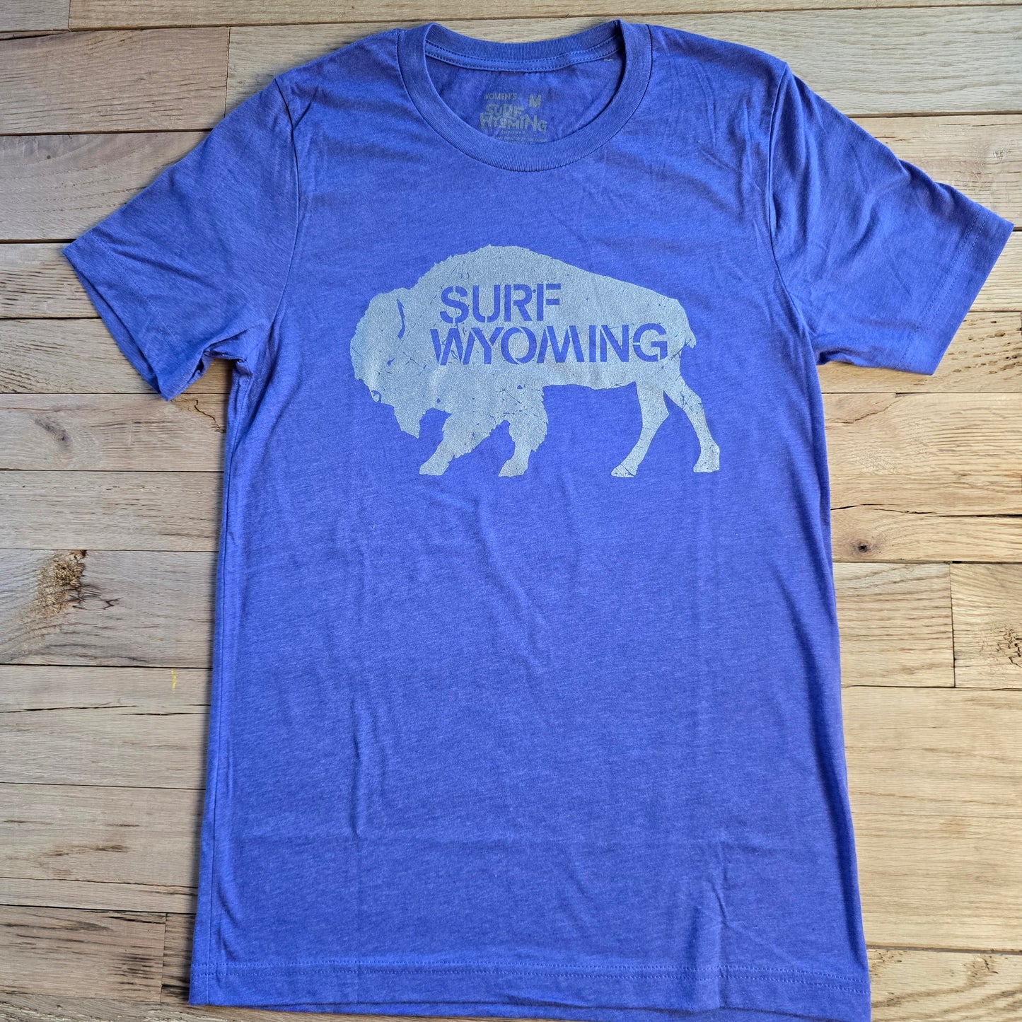 Women's Surf Wyoming® Bison original-Lapis Tee-Grey metallic