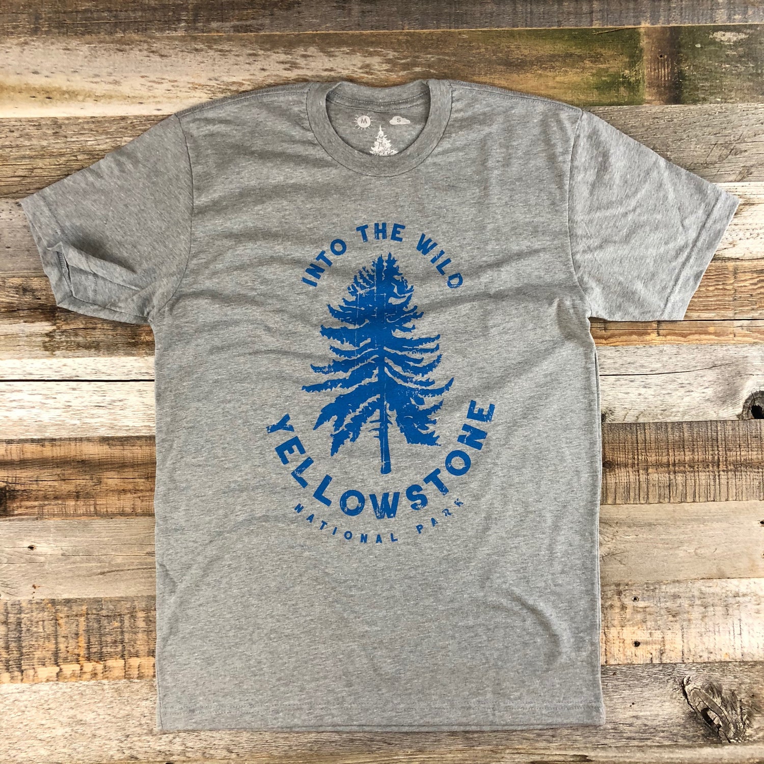 Surf Wyoming-Men's YELLOWSTONE x SW COLLECTION Into The Wild Tee - Heather Grey-