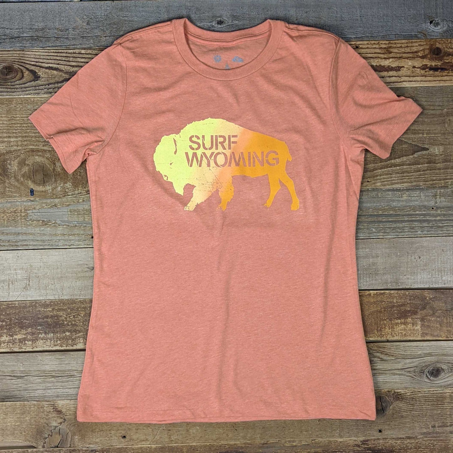 Women's Surf Wyoming® Bison Fade Relaxed Tee - Heather Sunset