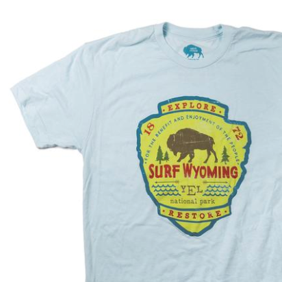 Men's Surf Wyoming® Yellowstone Badge Tee - Ice Blue
