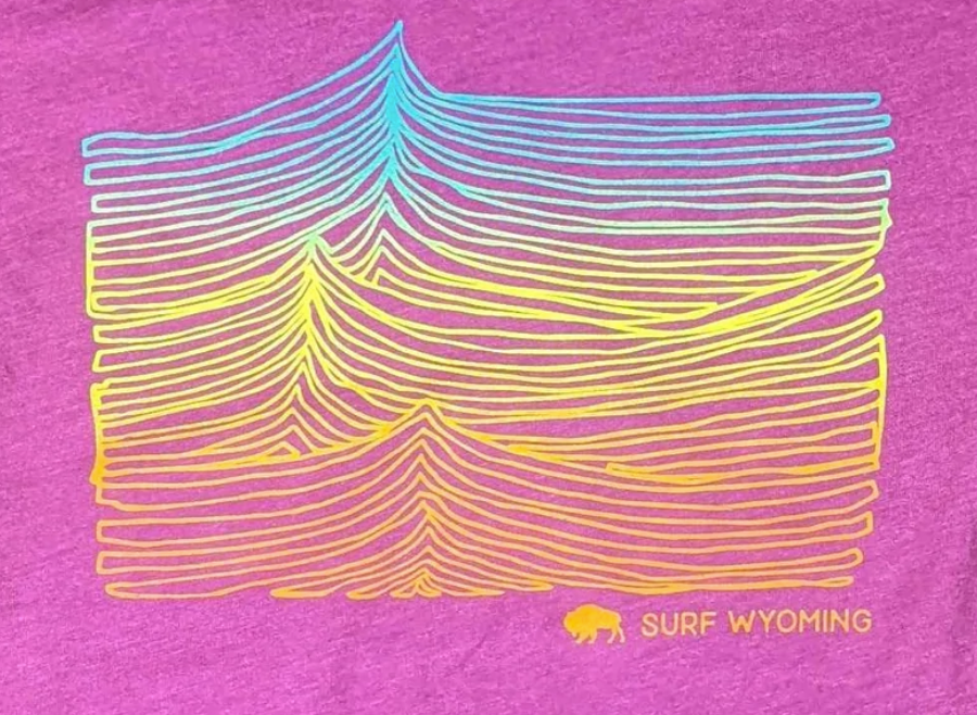 Women's Surf Wyoming® Ridgeline Fitted Tee - Lush