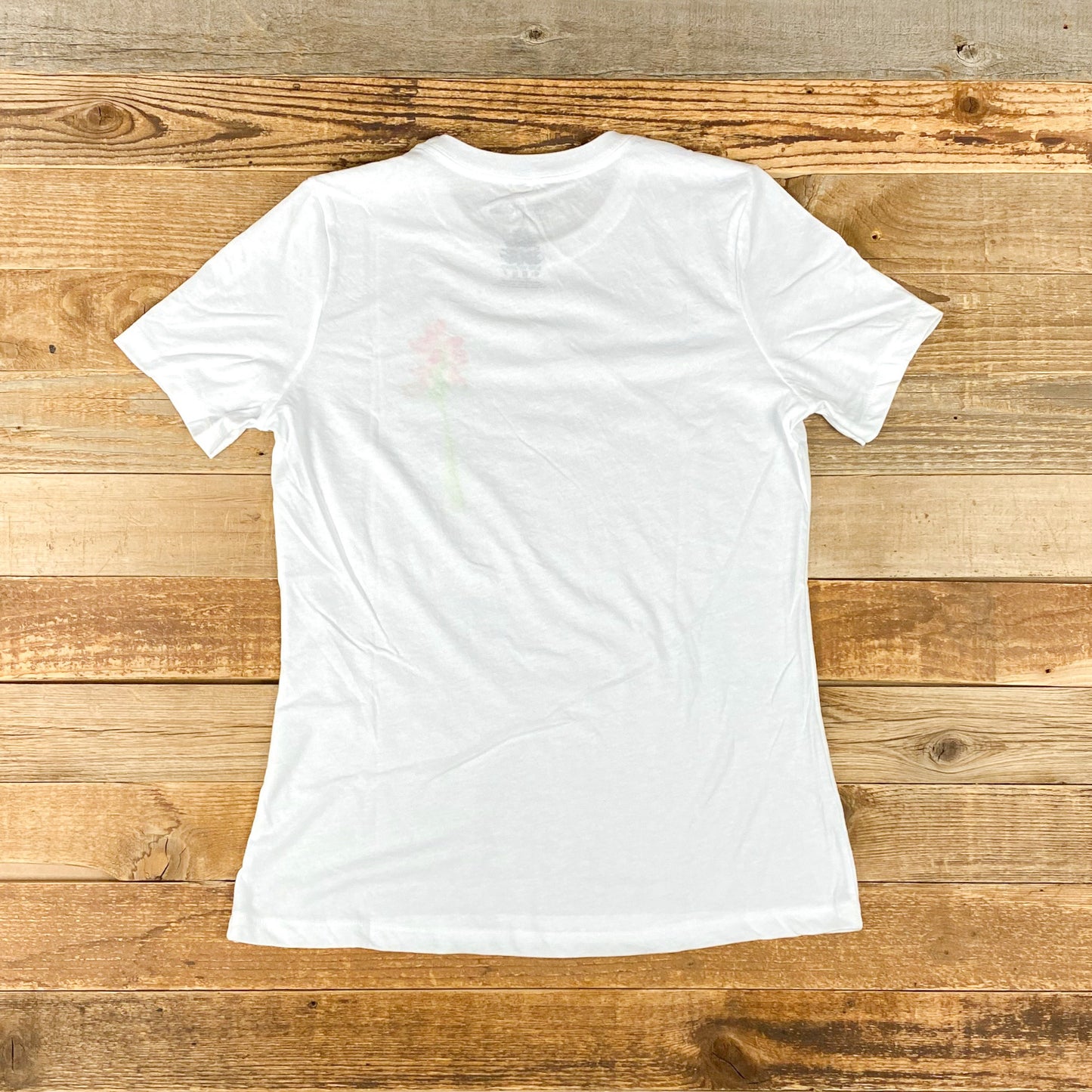 Women's Surf Wyoming® Indian Paintbrush Relaxed Tee - Crisp White