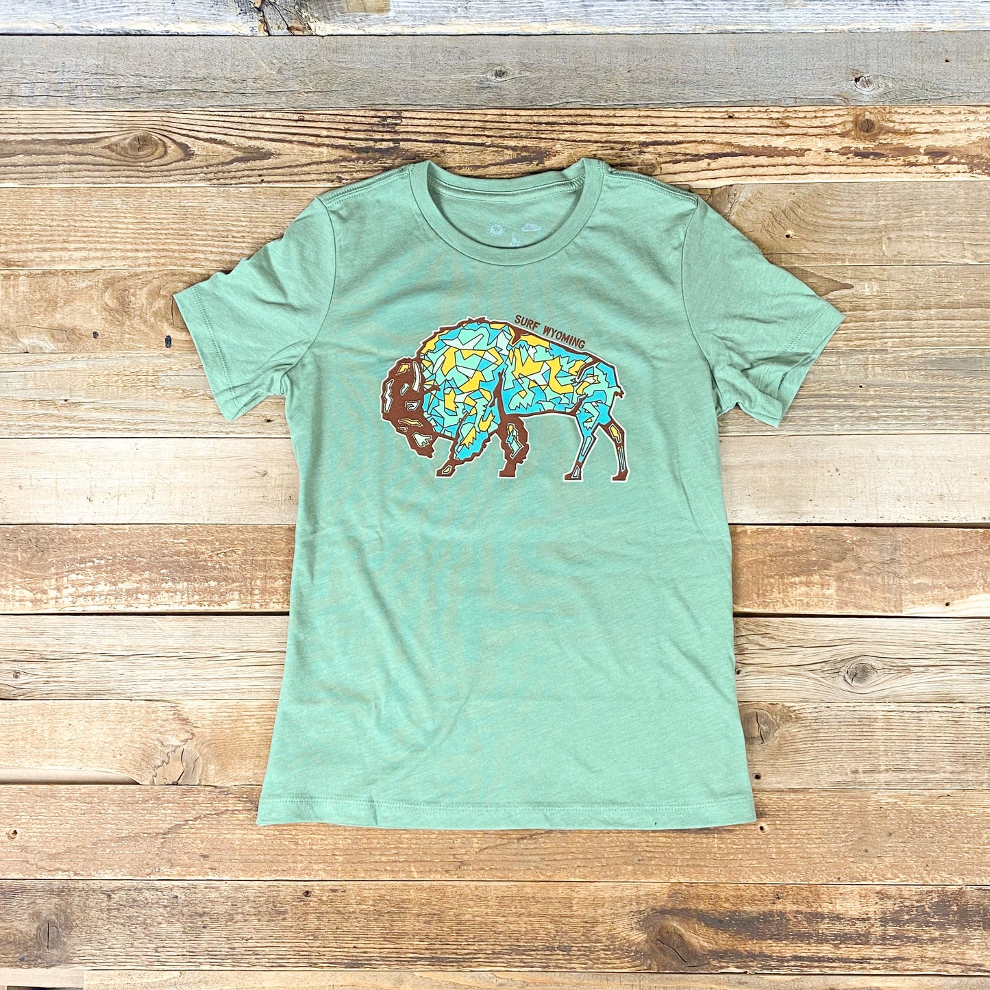 Women's Surf Wyoming® Gee'ode Logo Bison Tee [relaxed fit] - Heather Sage